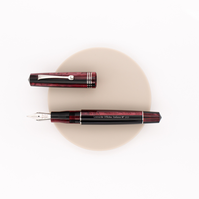 Leonardo Officina Italiana Momento Zero Fountain Pen Prugna & Rhodium