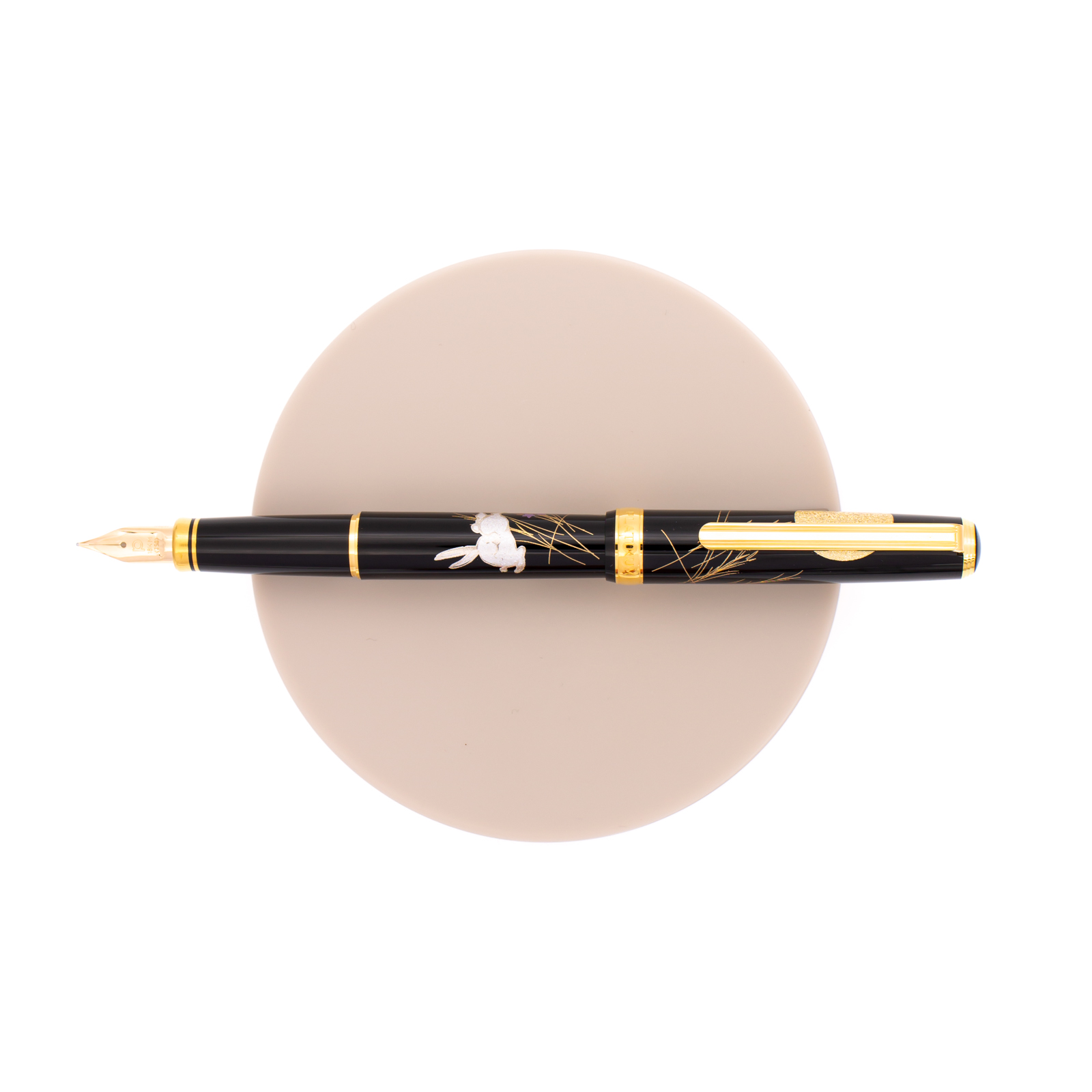 https://www.stiloestile.com/30786/platinum-vicoh-modern-maki-e-fountain-pen-moon-and-a-rabbit.jpg