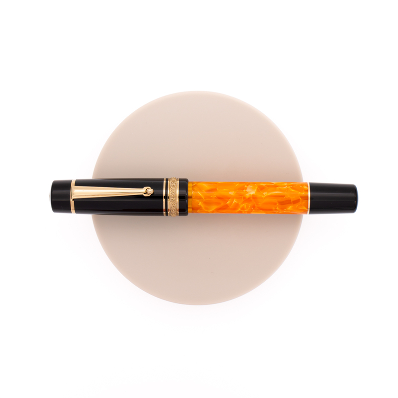 Delta Dolcevita Mid-Size | P | Fountain Pen Gold