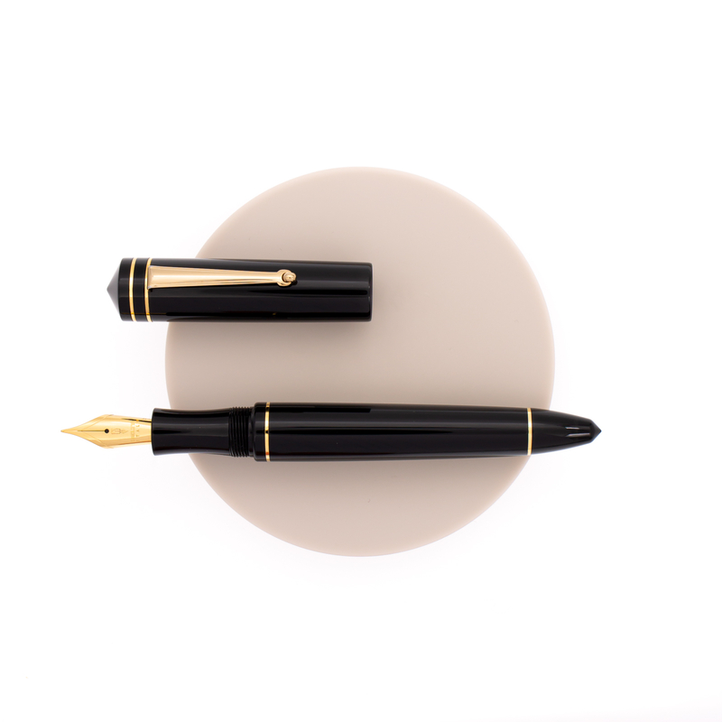 Delta Write Balance Fountain Pen Black & Gold