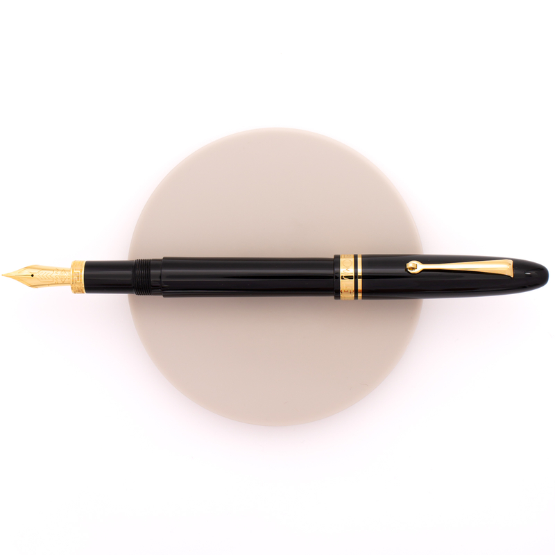 Omas Omas Ogiva Fountain Pen Black & Gold