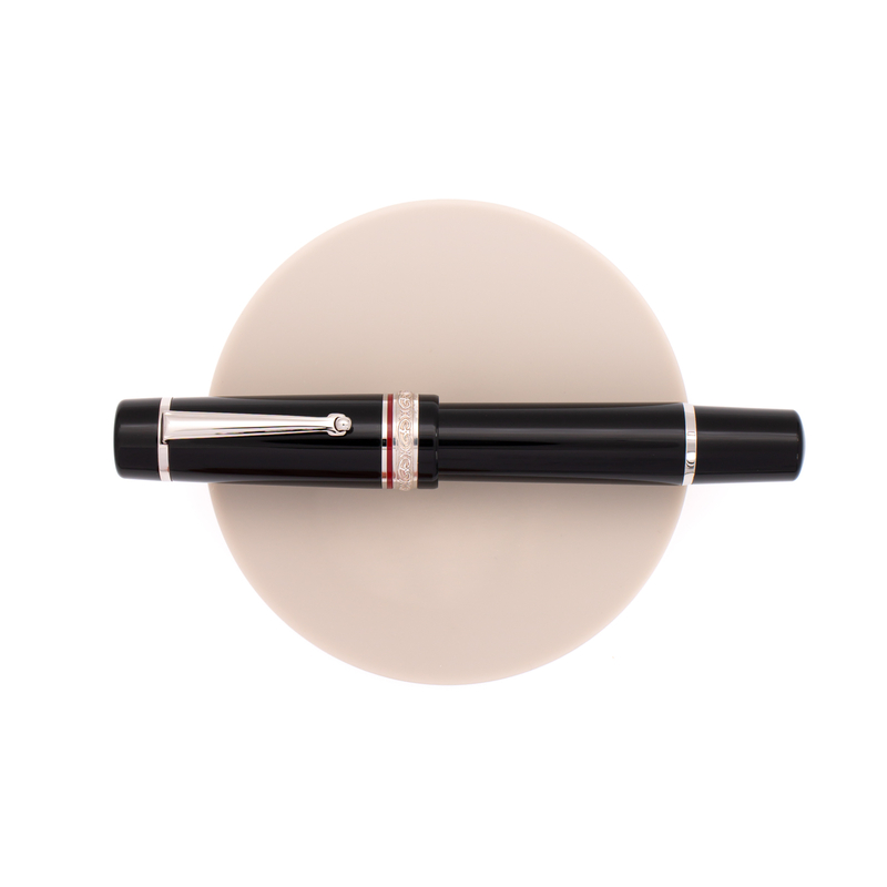 Delta Delta DV Oversize Fountain Pen Magnifica