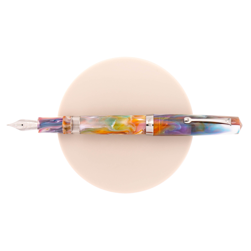 Leonardo Officina Italiana Leonardo Momento Magico Fountain Pen Primary Manipulation 1