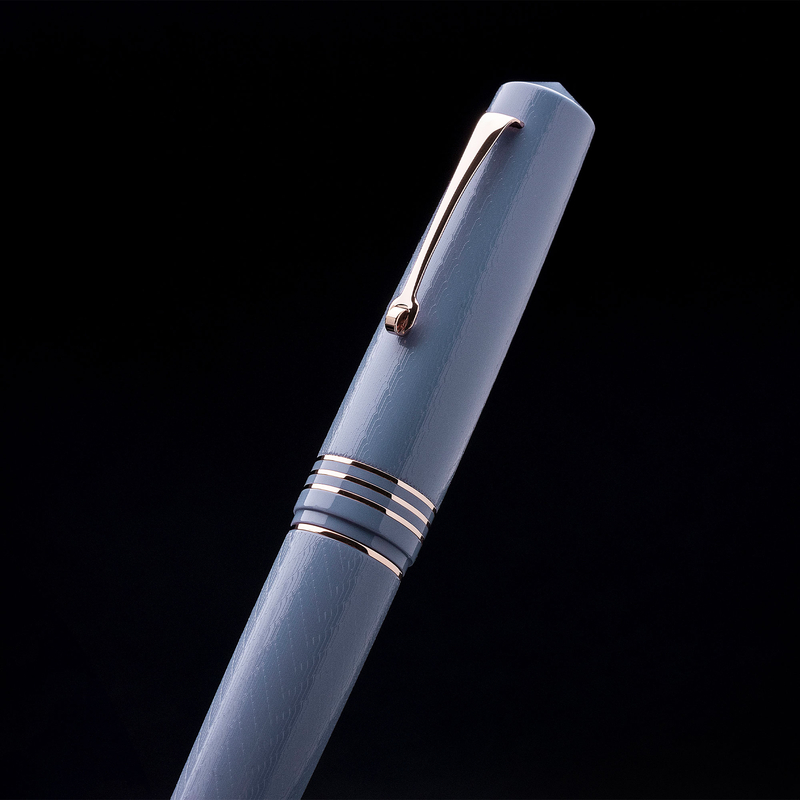 Leonardo Officina Italiana Leonardo Momento Zero Grande 2.0 The Art of Guillochè Fountain Pen Indigo & Rose Gold 14k