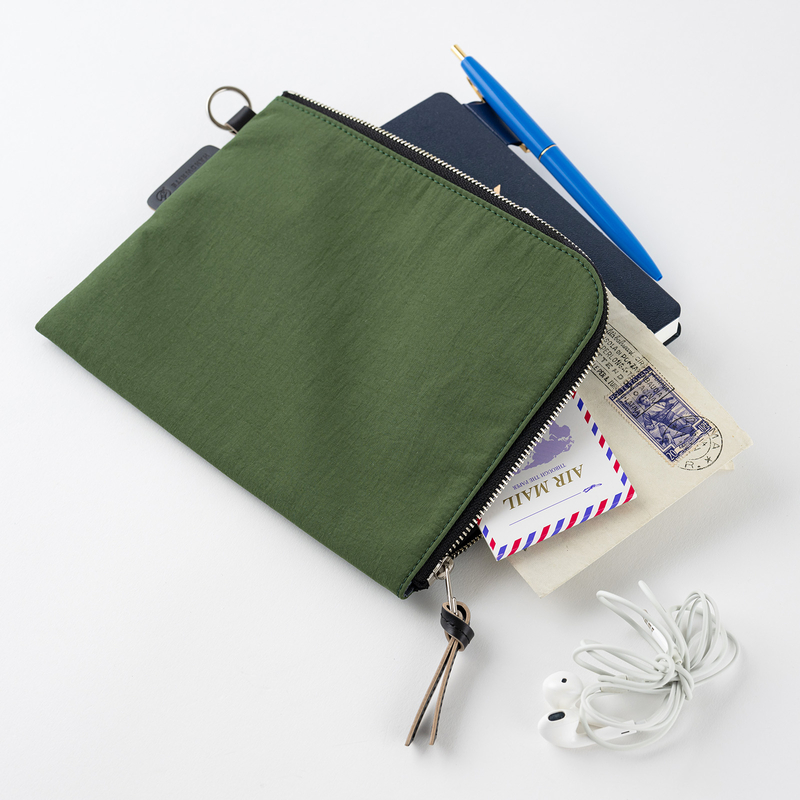 Hobonichi Hobonichi Tragen Flat Pouch per formato A6 Verde