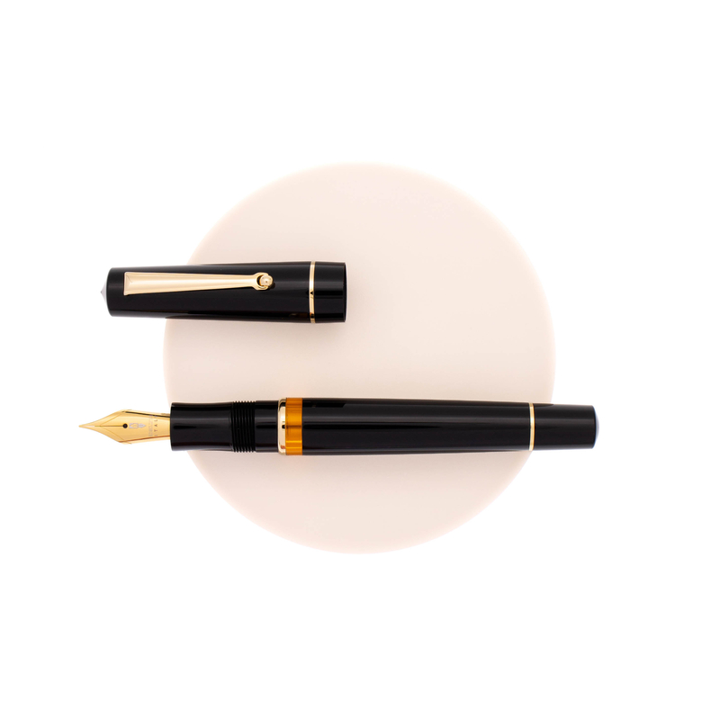 Delta Delta Dune Fountain Pen Black & Gold