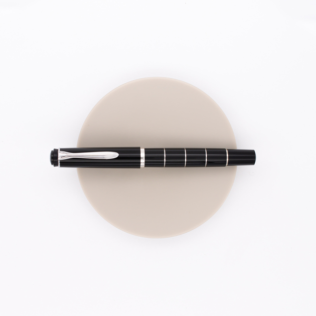 Pelikan M215 Fountain Pen Black & Silver Rings